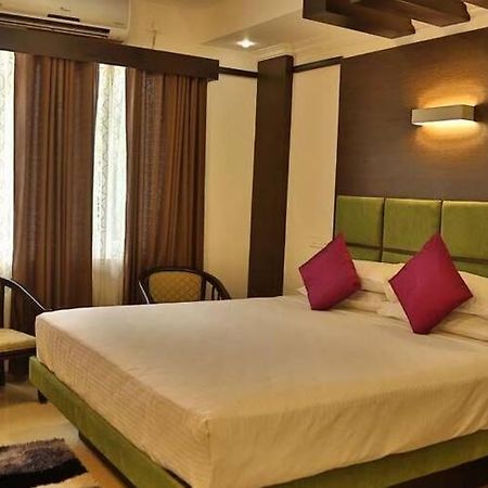 Continento The Classic Hotel Tirur 外观 照片