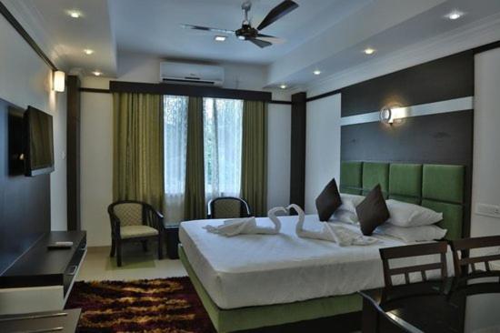 Continento The Classic Hotel Tirur 外观 照片